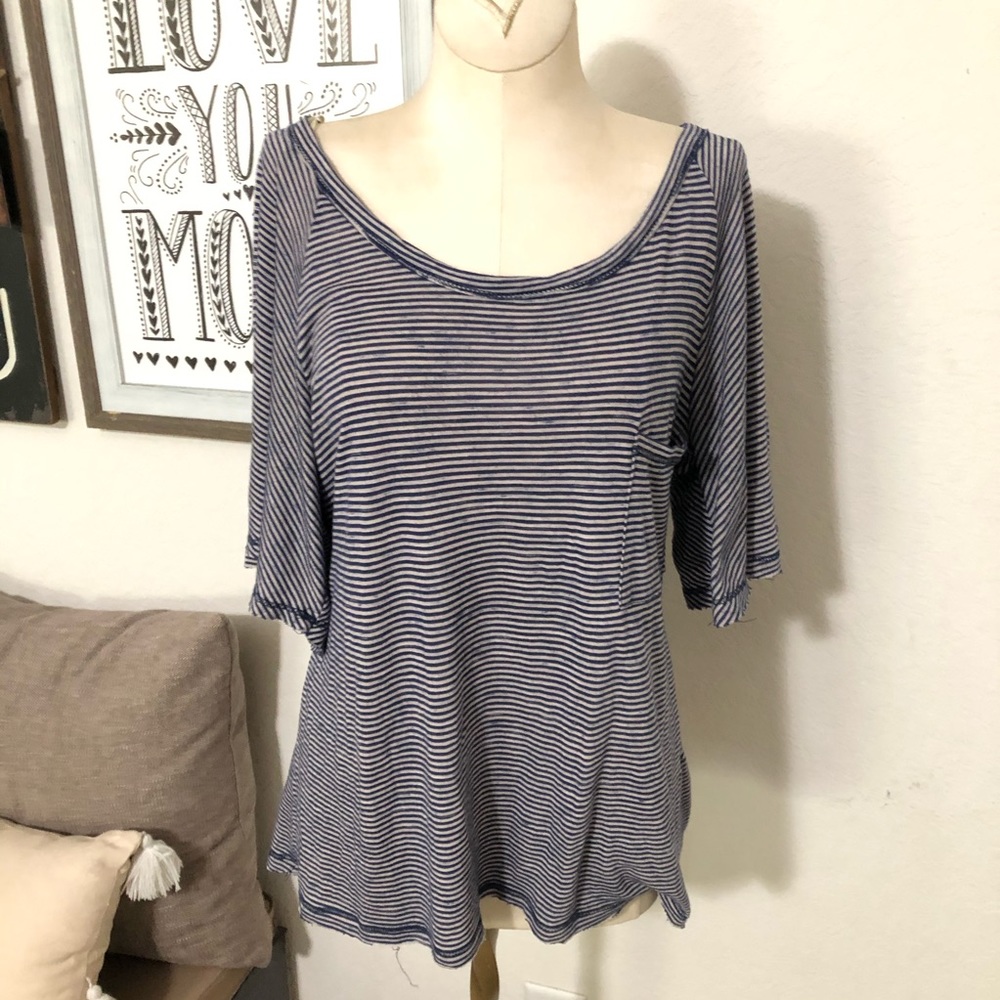 ⭐️ Blue striped blouse
